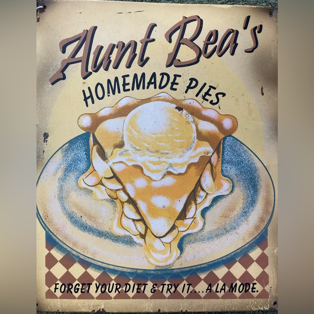 AUNT BEA’S HOMEMADE PIES METAL SIGN